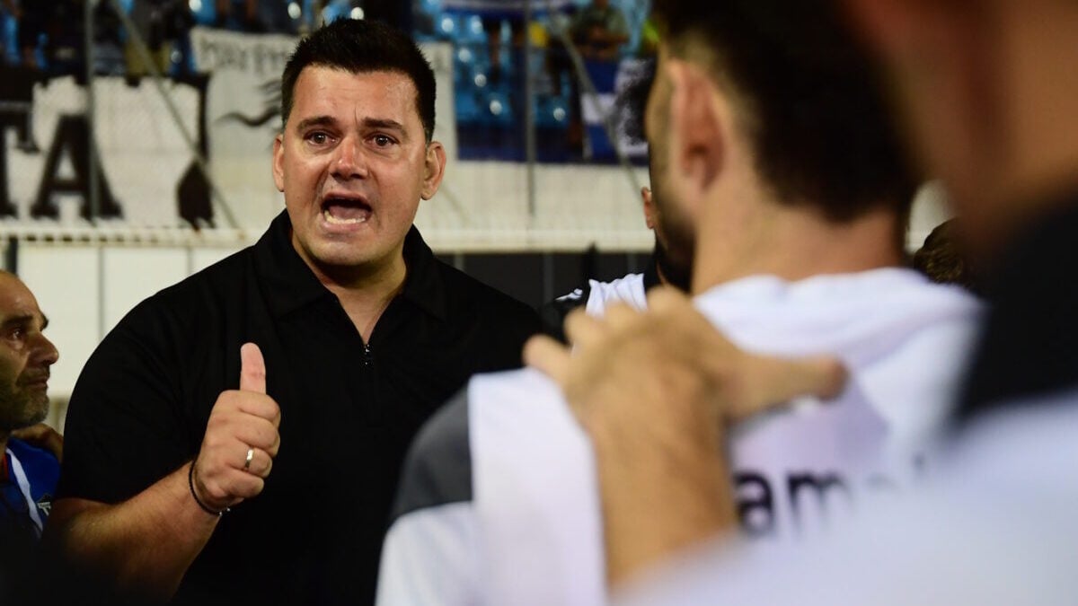 Καλαμάτα: Το «believe» του Χριστοφιλέα μετά την ιστορική νίκη της «Μαύρης Θύελλας» επί του Βόλου 1 Καλαμάτα: Το «believe» του Χριστοφιλέα μετά την ιστορική νίκη της «Μαύρης Θύελλας» επί του Βόλου