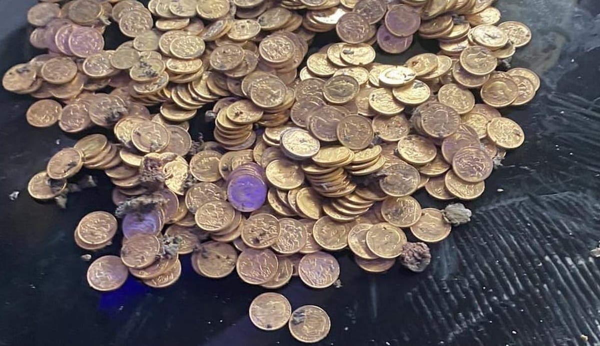 Λαμία: Αντί για λίρες και χρήματα στη σακούλα, έβαλε μέσα πέτρες και καλαμπόκια – Πώς παγίδεψε τους απατεώνες