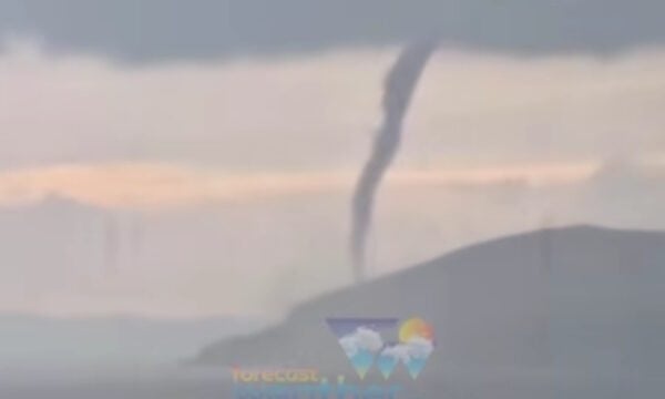 Κουφονήσι: Τεράστιος διπλός υδροστρόβιλος ανάμεσα σε Κουφονήσι και Κέρο – Εντυπωσιακό βίντεο του φαινομένου