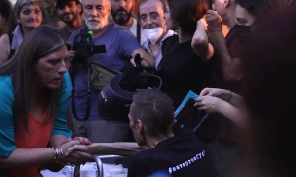 Η Ζωή Κωνσταντοπούλου στην υποδοχή του Αριστοτέλη Χαντζή στα Προσφυγικά – ΦΩΤΟ