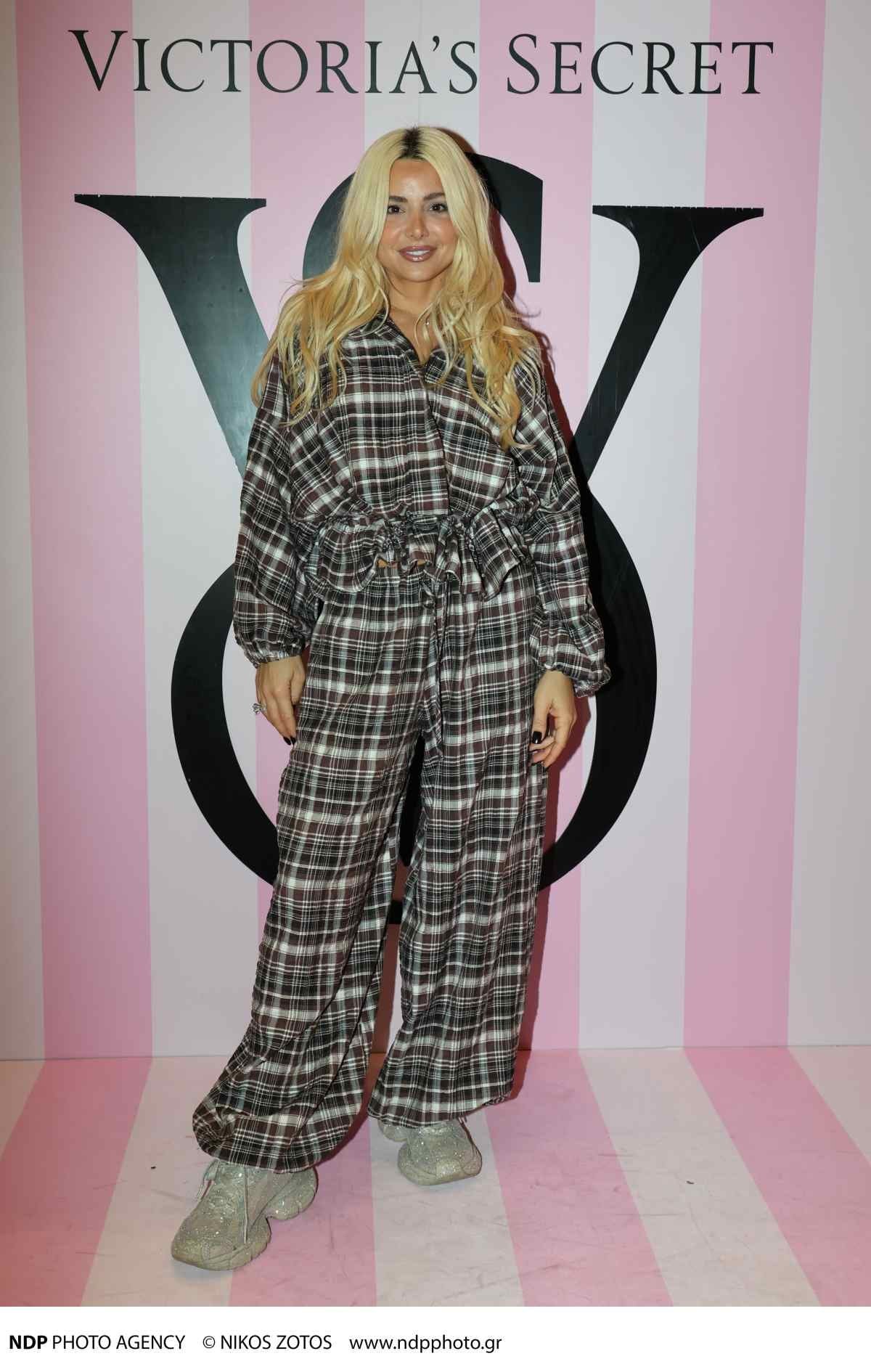 Victoria’s Secret: Εκατοντάδες άτομα σχημάτισαν ουρές από νωρίς το πρωί για το νέο κατάστημα στο The Mall Athens 23 Zόζεφιν