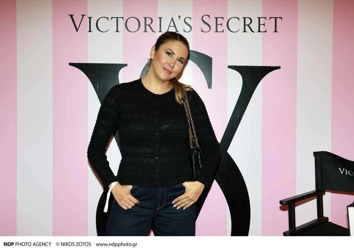 Victoria’s Secret: Εκατοντάδες άτομα σχημάτισαν ουρές από νωρίς το πρωί για το νέο κατάστημα στο The Mall Athens 17 Φωτεινή Πετρογιάννη
