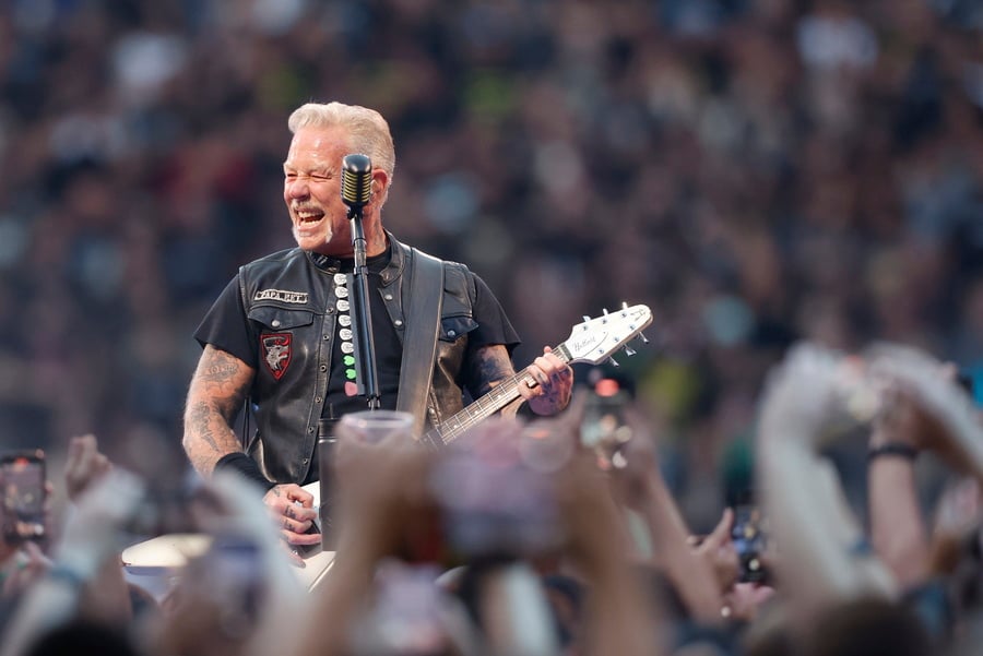 Metallica: Η απόκοσμη φιγούρα που εμφανίστηκε στη σκηνή και έγινε viral – ΒΙΝΤΕΟ