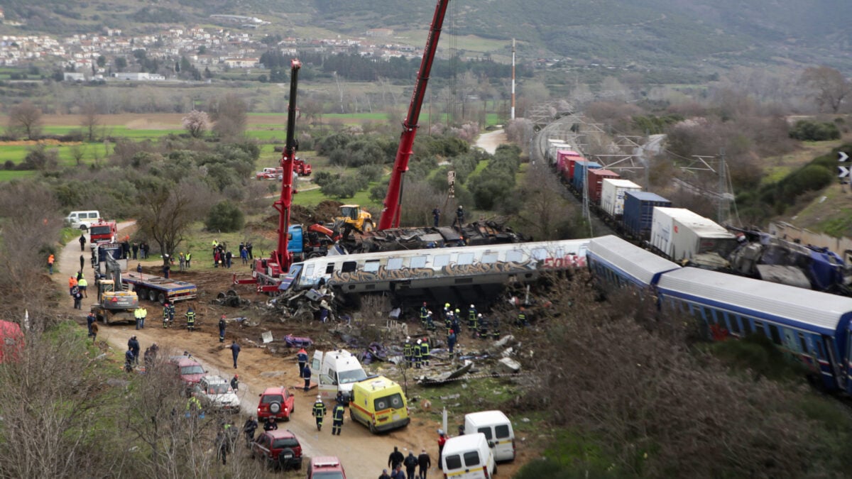 Τέμπη: Πλακιάς και Βλάχος αντιδρούν στις φωτογραφίες που παρουσίασε ο Βελόπουλος στη Βουλή – «Την άλλη φορά να είστε πολύ προσεκτικός» 1 Τέμπη: Πλακιάς και Βλάχος αντιδρούν στις φωτογραφίες που παρουσίασε ο Βελόπουλος στη Βουλή – «Την άλλη φορά να είστε πολύ προσεκτικός»
