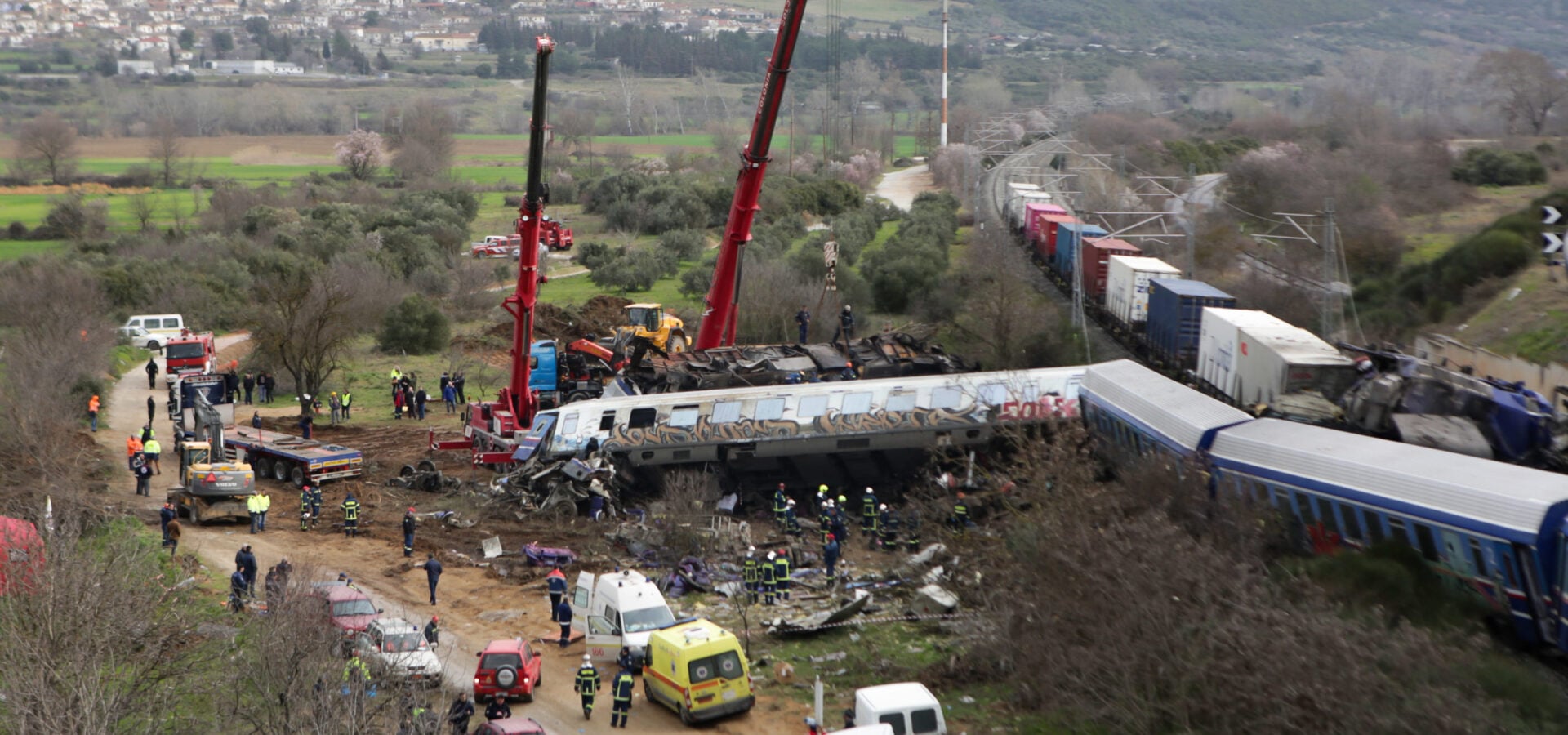 Τέμπη: Πλακιάς και Βλάχος αντιδρούν στις φωτογραφίες που παρουσίασε ο Βελόπουλος στη Βουλή – «Την άλλη φορά να είστε πολύ προσεκτικός» 1 Τέμπη: Πλακιάς και Βλάχος αντιδρούν στις φωτογραφίες που παρουσίασε ο Βελόπουλος στη Βουλή – «Την άλλη φορά να είστε πολύ προσεκτικός»