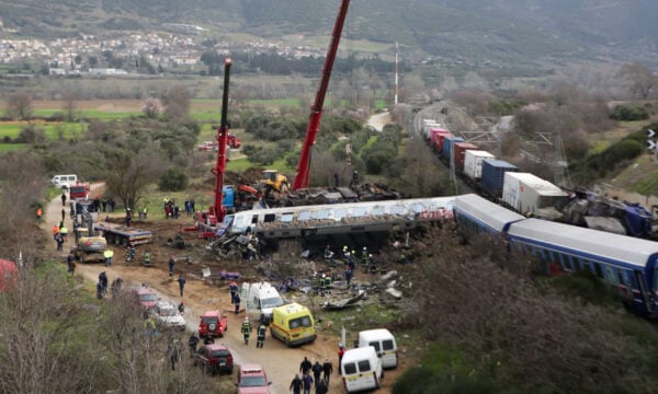 Τέμπη: Πλακιάς και Βλάχος αντιδρούν στις φωτογραφίες που παρουσίασε ο Βελόπουλος στη Βουλή – «Την άλλη φορά να είστε πολύ προσεκτικός»