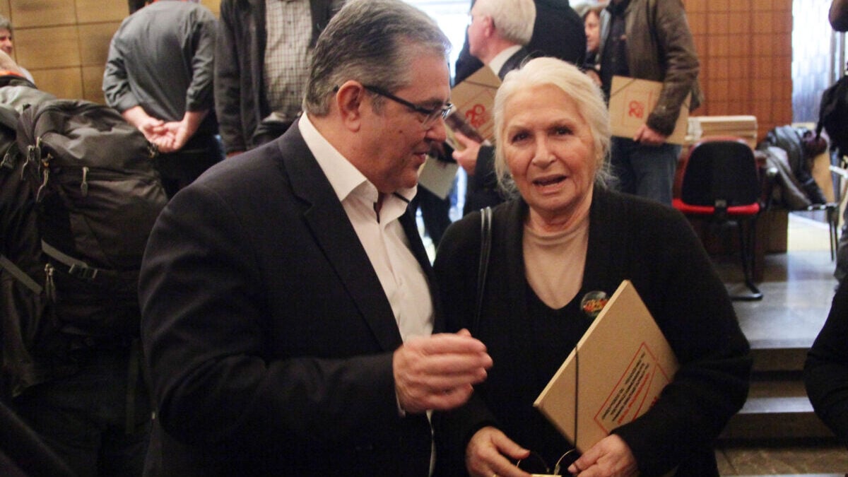 ΚΚΕ: Ο αποχαιρετισμός στη Μπέτυ Βαλάση και η μνήμη της ως αγωνίστριας, τρυφερής και αχόρταγης για ζωή 2 ΚΚΕ: Ο αποχαιρετισμός στη Μπέτυ Βαλάση και η μνήμη της ως αγωνίστριας, τρυφερής και αχόρταγης για ζωή