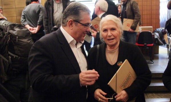 ΚΚΕ: Ο αποχαιρετισμός στη Μπέτυ Βαλάση και η μνήμη της ως αγωνίστριας, τρυφερής και αχόρταγης για ζωή