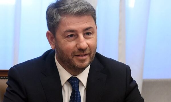 Ανδρουλάκης: Ζητά από την κυβέρνηση να αποσύρει άμεσα το άρθρο 23 – «Νομοθετεί τον εκβιασμό του δανειολήπτη» στο Πολιτικό Συμβούλιο του ΠΑΣΟΚ