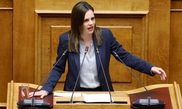 Έφη Αχτσιόγλου: «δεν έβλεπα τον εαυτό μου να έχει χρησιμότητα στη Βουλή έτσι όπως είχαν γίνει τα πράγματα» – Δείτε βίντεο