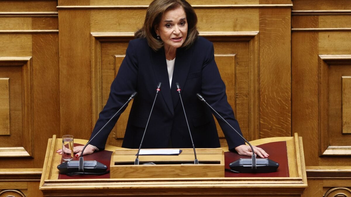 Ντόρα Μπακογιάννη: Ένταση στο νοσοκομείο Χανίων – «Κλείσ’ το το στόμα σου, πουλάκι μου» 1 Ντόρα Μπακογιάννη: Ένταση στο νοσοκομείο Χανίων – «Κλείσ’ το το στόμα σου, πουλάκι μου»