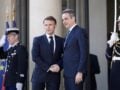 Μακρόν: Ανασκεύασε μετά τον σάλο τις δηλώσεις του για τη φονική επίθεση στο Παρίσι για «να αποφευχθεί κάθε αντιπαράθεση»