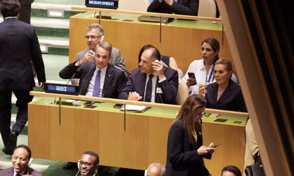 Ο ΣΥΡΙΖΑ χαρακτηρίζει εξευτελιστική τη στάση της κυβέρνησης στο ψήφισμα για την Κούβα