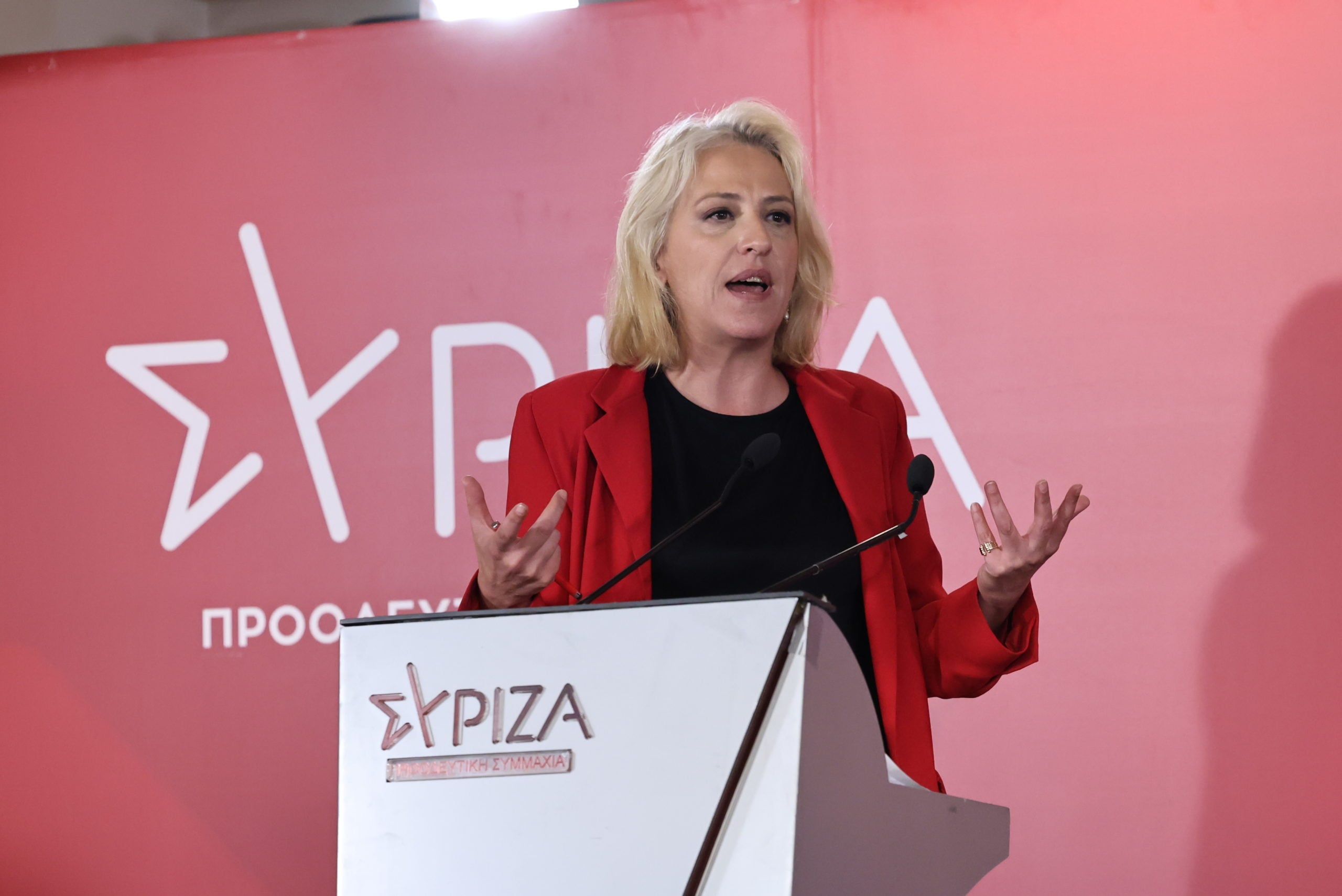 Ρένα Δούρου: «Ιερή υποχρέωση», όχι «πολιτική αυτοκτονία», η αποστολή μου στον ΣΥΡΙΖΑ – Η αιχμή στον Τσίπρα