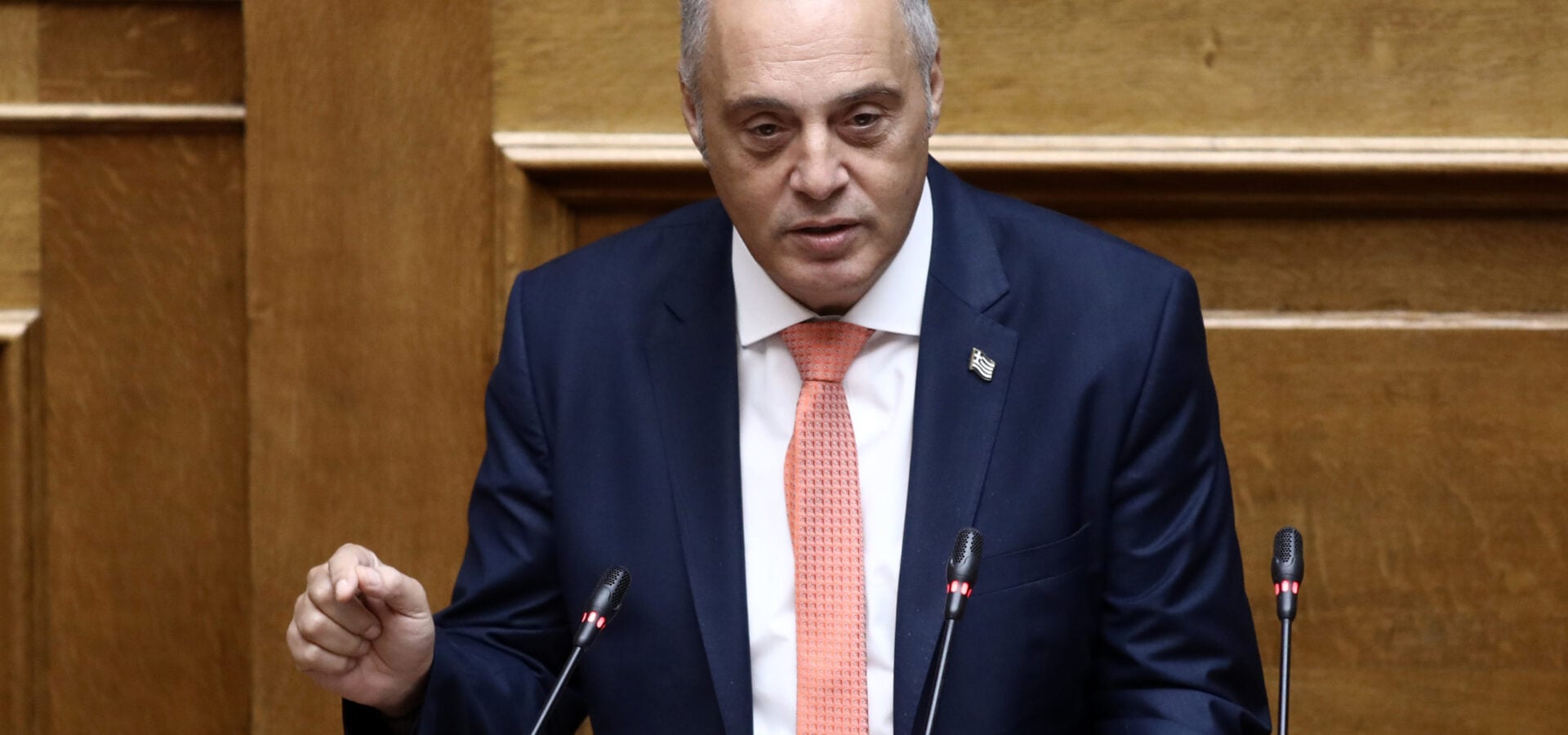 Τέμπη: Οργή συγγενών για τις φωτογραφίες οστών που ανάρτησε και απέσυρε ο Κυριάκος Βελόπουλος
