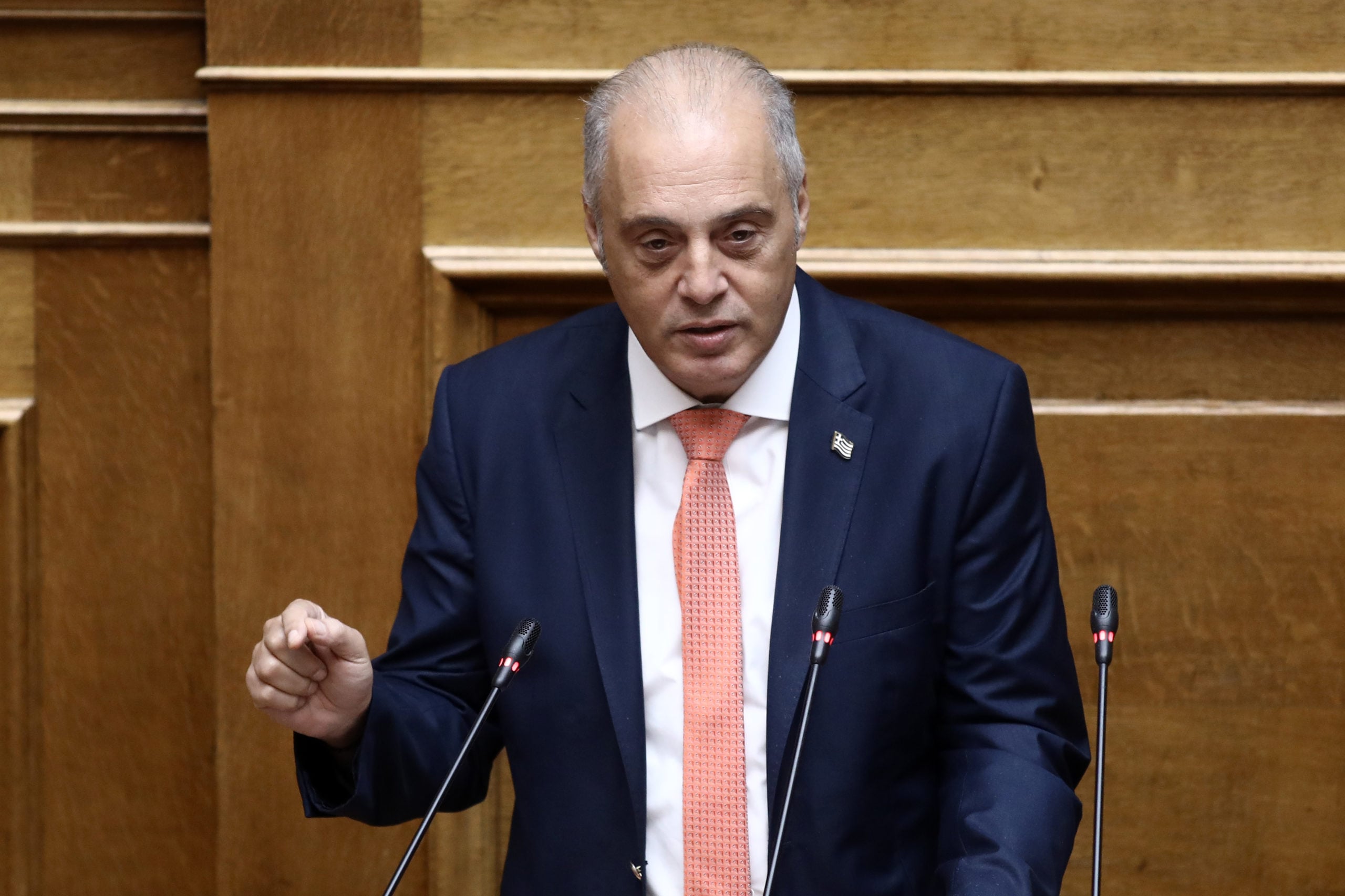 Τέμπη: Οργή συγγενών για τις φωτογραφίες οστών που ανάρτησε και απέσυρε ο Κυριάκος Βελόπουλος