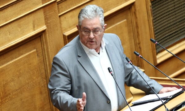 Κουτσούμπας στη Βουλή: «Φτάνει η κοροϊδία» – Σφοδρά πυρά στην κυβέρνηση για ακρίβεια και ενέργεια