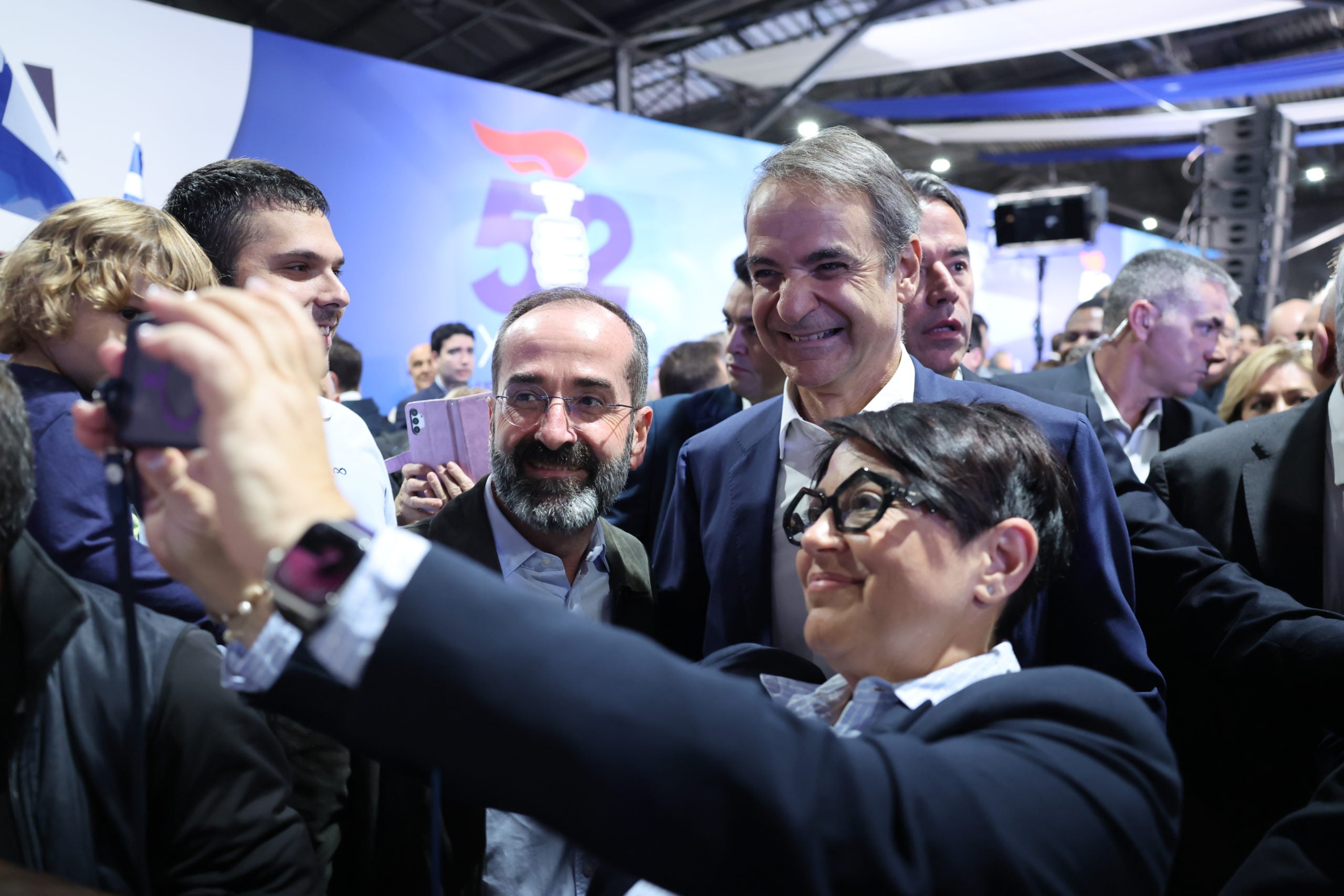Μητσοτάκης στα 52 χρόνια της ΝΔ: Έπαιξε μπάσκετ και έγραψε μήνυμα για «πρόοδο και ελπίδα» – ΦΩΤΟ 19 Κυριάκος Μητσοτάκης, Νέα Δημοκρατία, εκδήλωση, 52 χρόνια