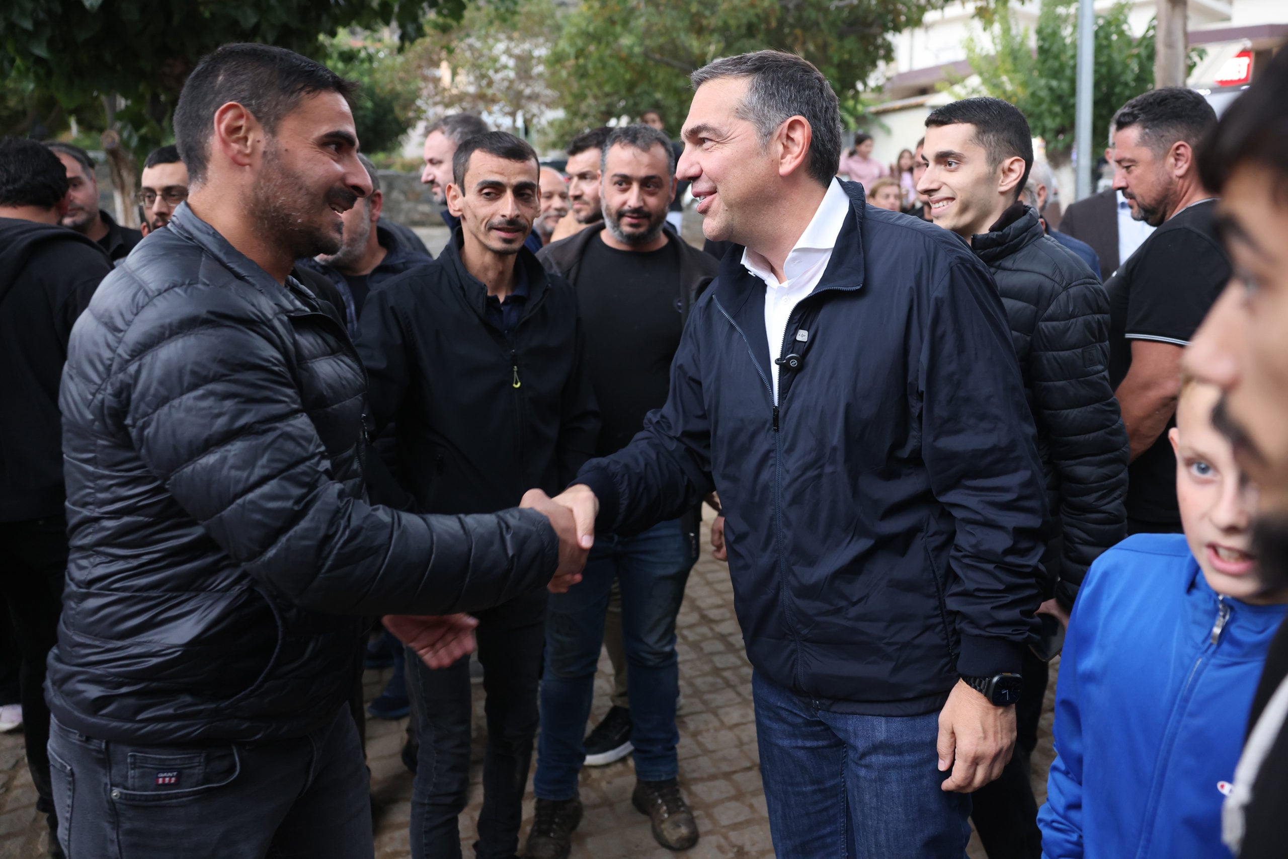 Τσίπρας στην Κρήτη: «Η Κρήτη δεν είναι ο τόπος της λαμογιάς – Οι φραπέδες και οι χασάπηδες είναι στα καφέ του Κολωνακίου» – ΦΩΤΟ 10 ΑΛΕΞΗΣ ΤΣΙΠΡΑΣ