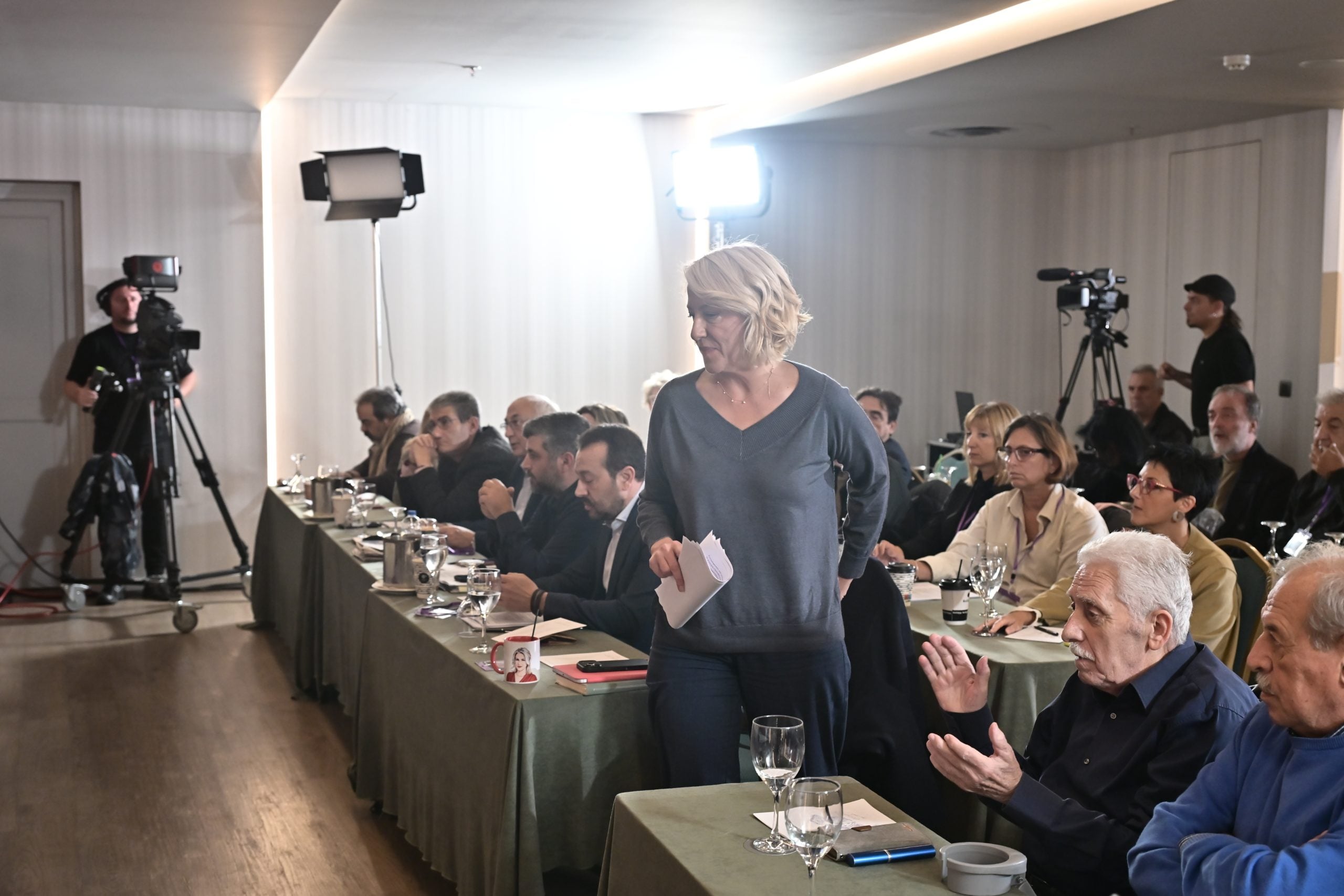 Рена Дуру: Αιχμές για τον Τσίπρα και μήνυμα κατά των «σωτήρων» 9 Рена Дуру: Αιχμές για τον Τσίπρα και μήνυμα κατά των «σωτήρων»