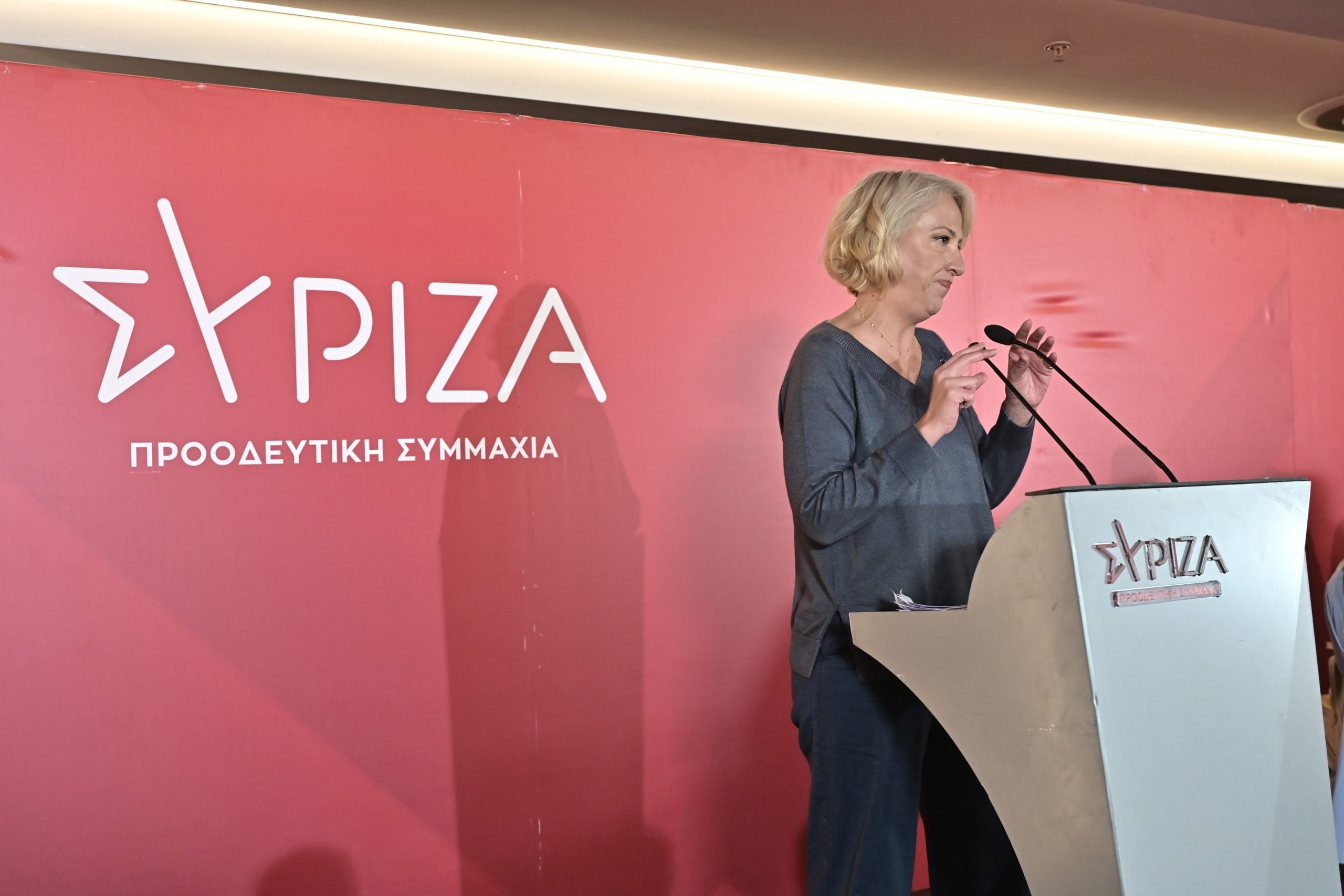 Рена Дуру: Αιχμές για τον Τσίπρα και μήνυμα κατά των «σωτήρων»