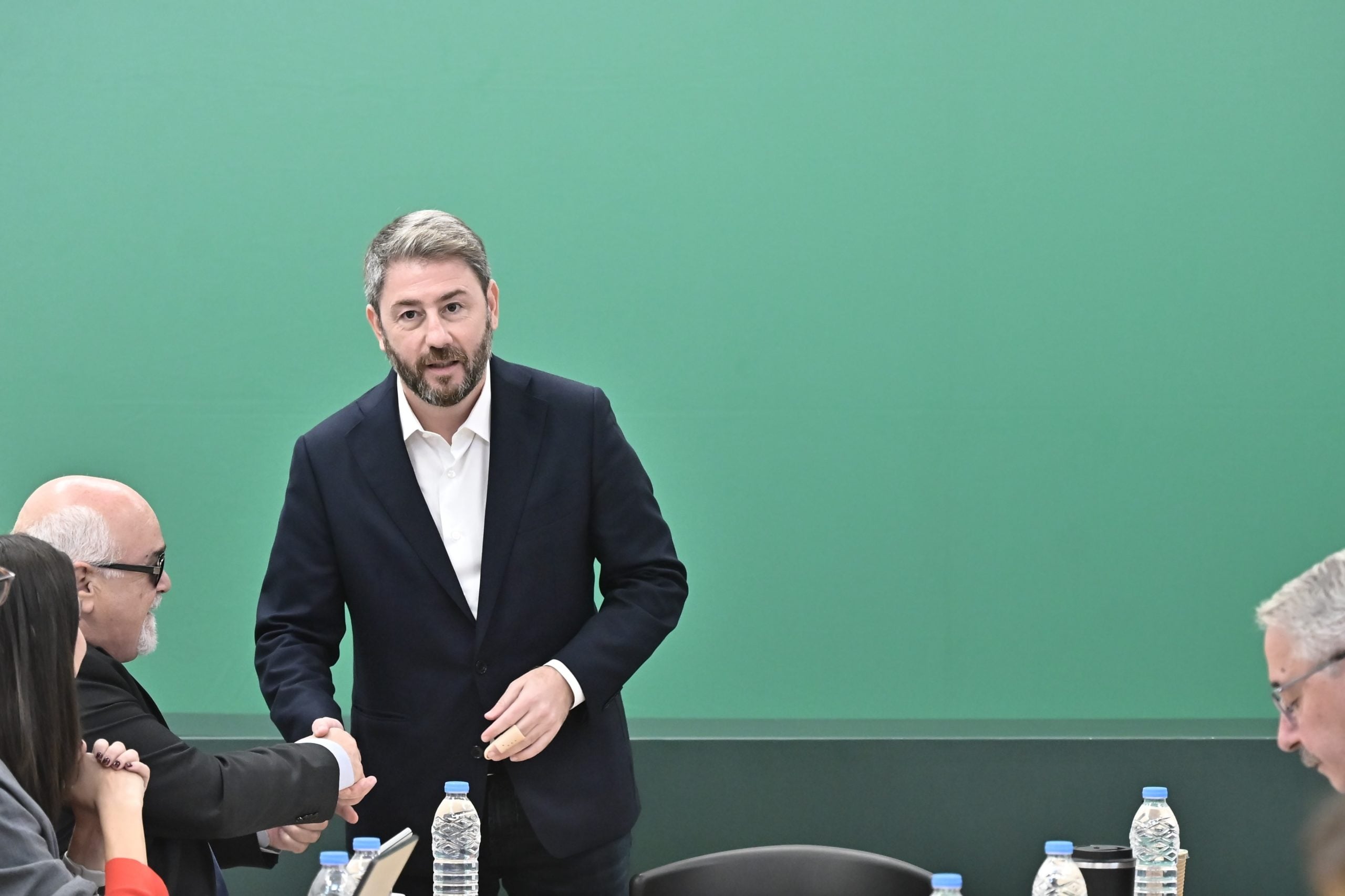 Ανδρουλάκης: Ζητά από την κυβέρνηση να αποσύρει άμεσα το άρθρο 23 – «Νομοθετεί τον εκβιασμό του δανειολήπτη» στο Πολιτικό Συμβούλιο του ΠΑΣΟΚ
