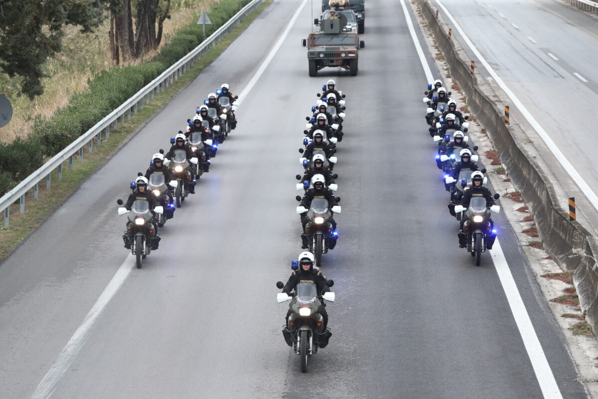 Θεσσαλονίκη: Η τελική πρόβα για την παρέλαση της 28ης Οκτωβρίου – Η «Ασπίδα του Αχιλλέα» και η «Σφενδόνη του Δαβίδ» 23 Θεσσαλονίκη: Η τελική πρόβα για την παρέλαση της 28ης Οκτωβρίου – Η «Ασπίδα του Αχιλλέα» και η «Σφενδόνη του Δαβίδ»