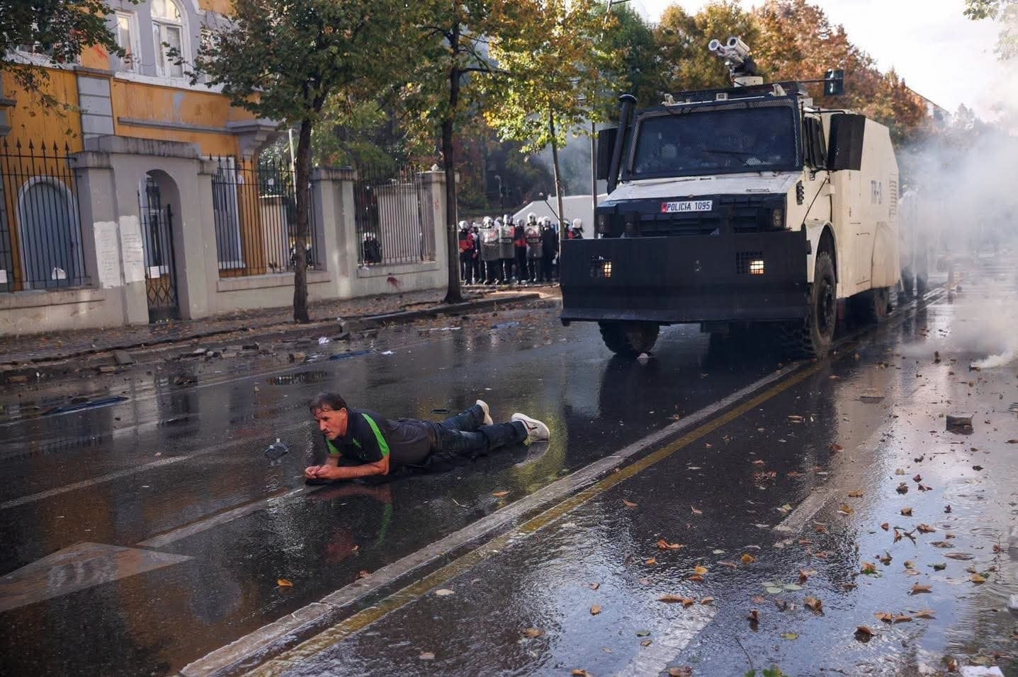 Αλβανία: Ξέσπασαν νέες σφοδρές συγκρούσεις στα Τίρανα – Επιθέσεις σε κυβερνητικά κτήρια 13 ΑΛΒΑΝΙΑ – ΔΙΑΔΗΛΩΣΕΙΣ – ΦΩΤΟΓΡΑΦΙΑ: X