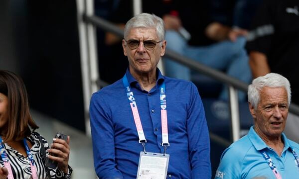 Αρσέν Βενγκέρ: Η UEFA τον θέλει για πρόεδρο της FIFA