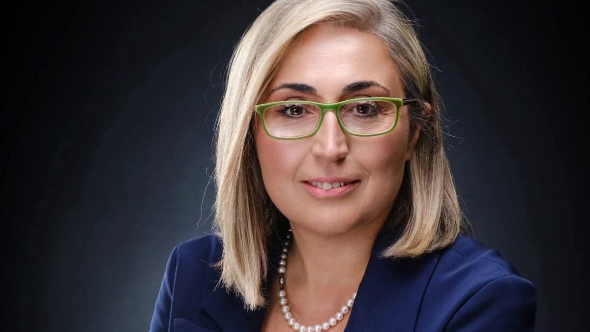Στέλλα Αραμπατζή: Λέει ότι ελέγχεται για πινακίδα – Προαναγγέλλει μήνυση για διασυρμό της ιατρικής της ιδιότητας 1 Στέλλα Αραμπατζή: Λέει ότι ελέγχεται για πινακίδα – Προαναγγέλλει μήνυση για διασυρμό της ιατρικής της ιδιότητας