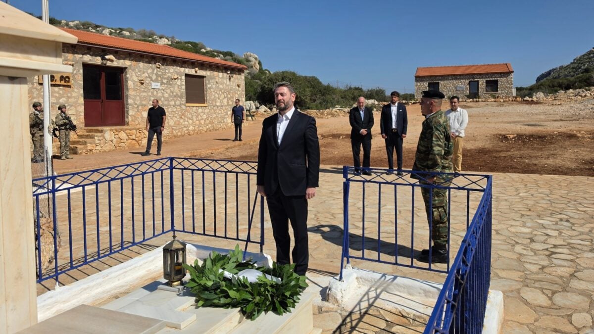 Νίκος Ανδρουλάκης: Κατέθεσε στεφάνι στο μνημείο της «Κυράς της Ρω» 2 Νίκος Ανδρουλάκης: Κατέθεσε στεφάνι στο μνημείο της «Κυράς της Ρω»