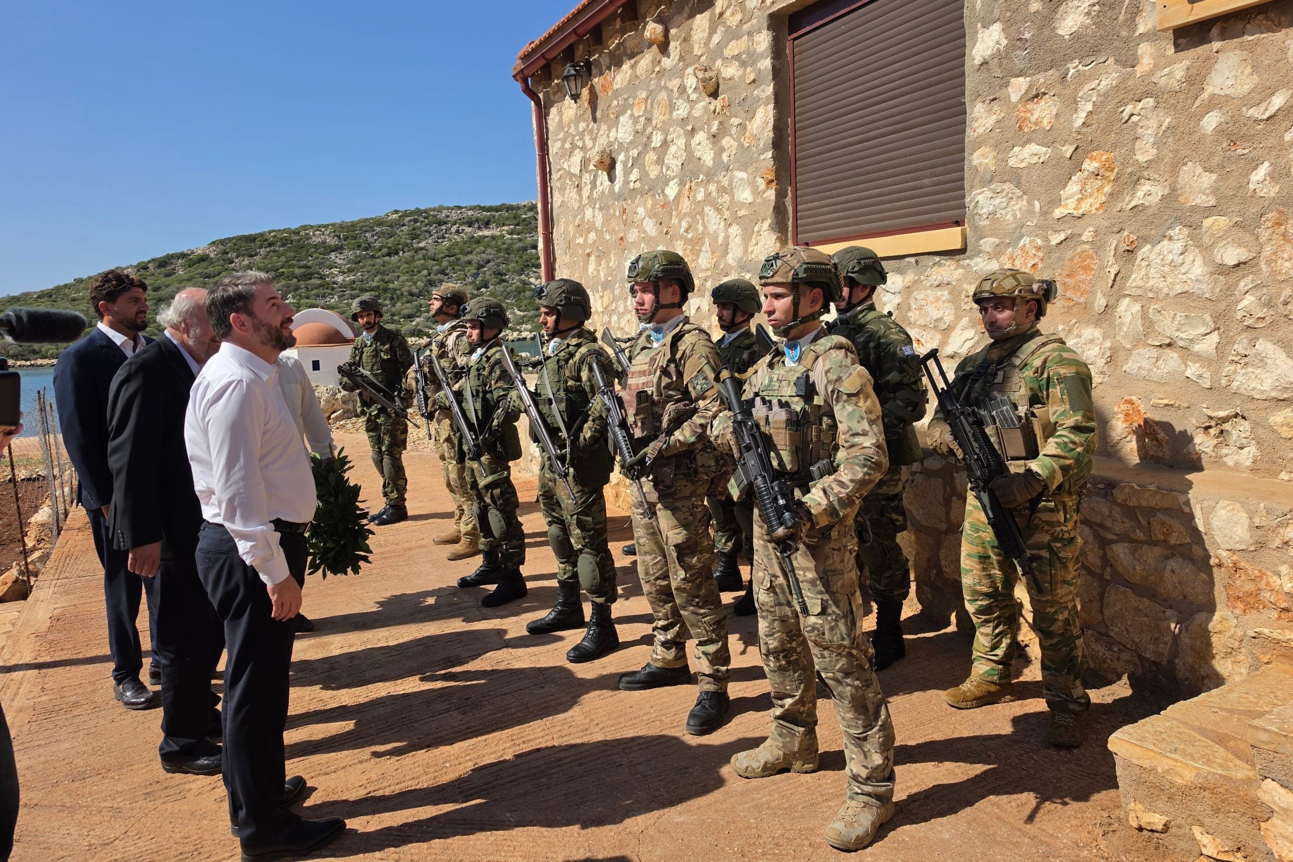 Νίκος Ανδρουλάκης: Κατέθεσε στεφάνι στο μνημείο της «Κυράς της Ρω» 7 Νίκος Ανδρουλάκης, Ρω
