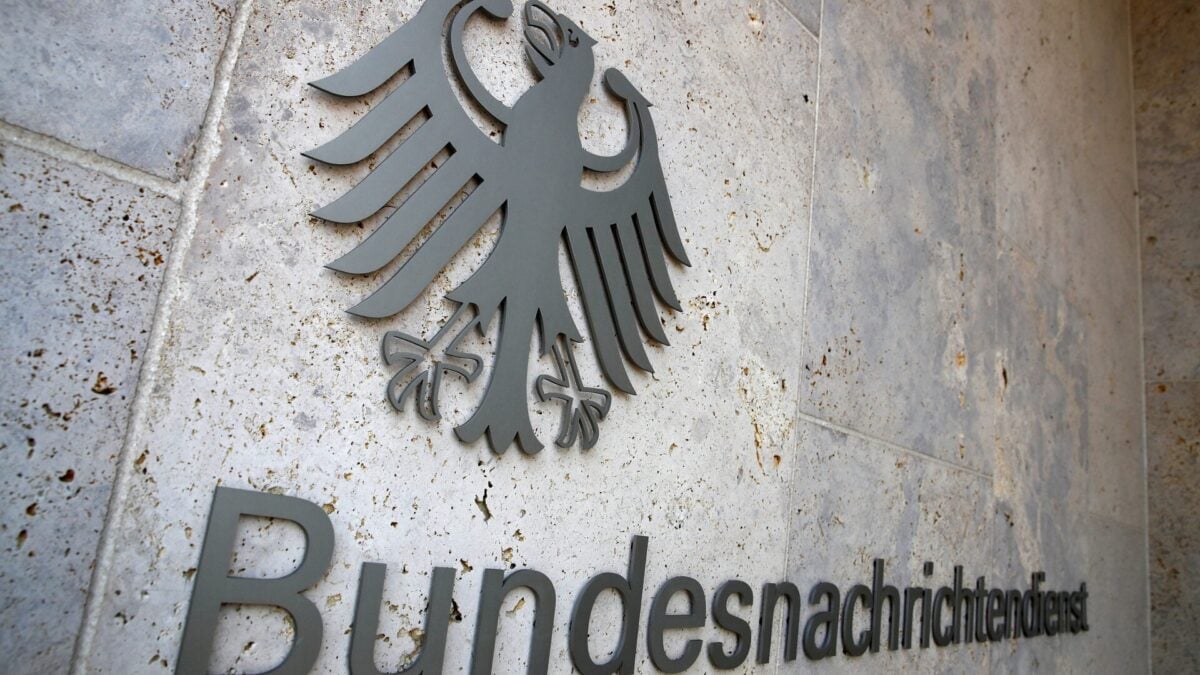 Οι ΗΠΑ επανεξετάζουν τη συνεργασία με τις μυστικές υπηρεσίες της Γερμανίας – «Ψυχρολουσία» η σύλληψη του πρώην επικεφαλής της BND 1 Οι ΗΠΑ επανεξετάζουν τη συνεργασία με τις μυστικές υπηρεσίες της Γερμανίας – «Ψυχρολουσία» η σύλληψη του πρώην επικεφαλής της BND