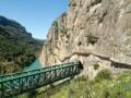 Το «μονοπάτι του θανάτου»: Το αβυσσαλέο πέρασμα στη Μάλαγα που κόβει την ανάσα (Vid)