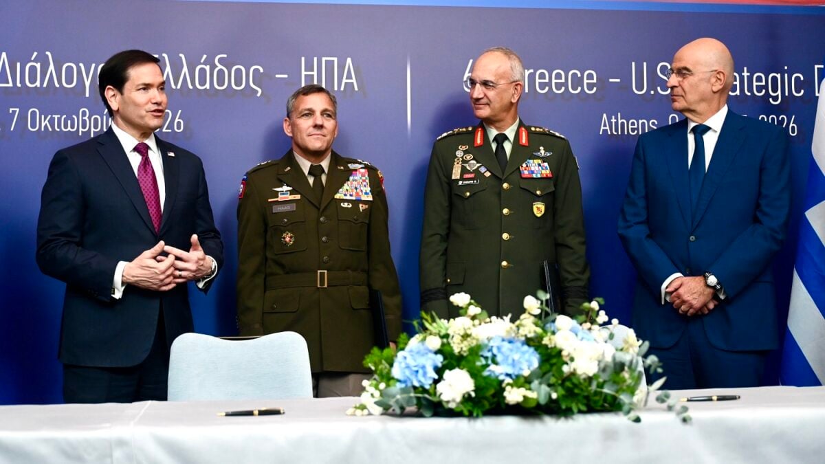 Δένδιας: Η συνεργασία των Ενόπλων Δυνάμεων ενισχύει τη στρατηγική σχέση Ελλάδας – ΗΠΑ 2 Δένδιας: Η συνεργασία των Ενόπλων Δυνάμεων ενισχύει τη στρατηγική σχέση Ελλάδας – ΗΠΑ