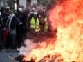Γαλλία: Σφοδρές συγκρούσεις διαδηλωτών και αστυνομίας στο Παρίσι – Φωτιές, δακρυγόνα και δεκάδες συλλήψεις