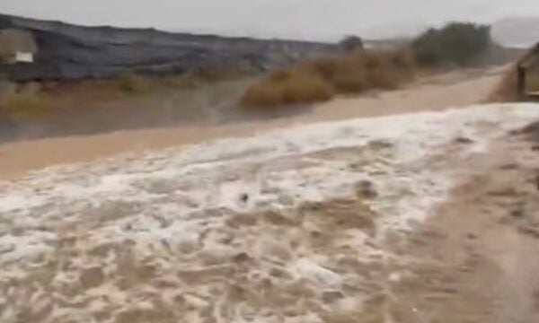 Ισπανία: Τέσσερις νεκροί, αγνοούμενοι και δρόμοι – χείμαρροι από τις καταρρακτώδεις βροχές