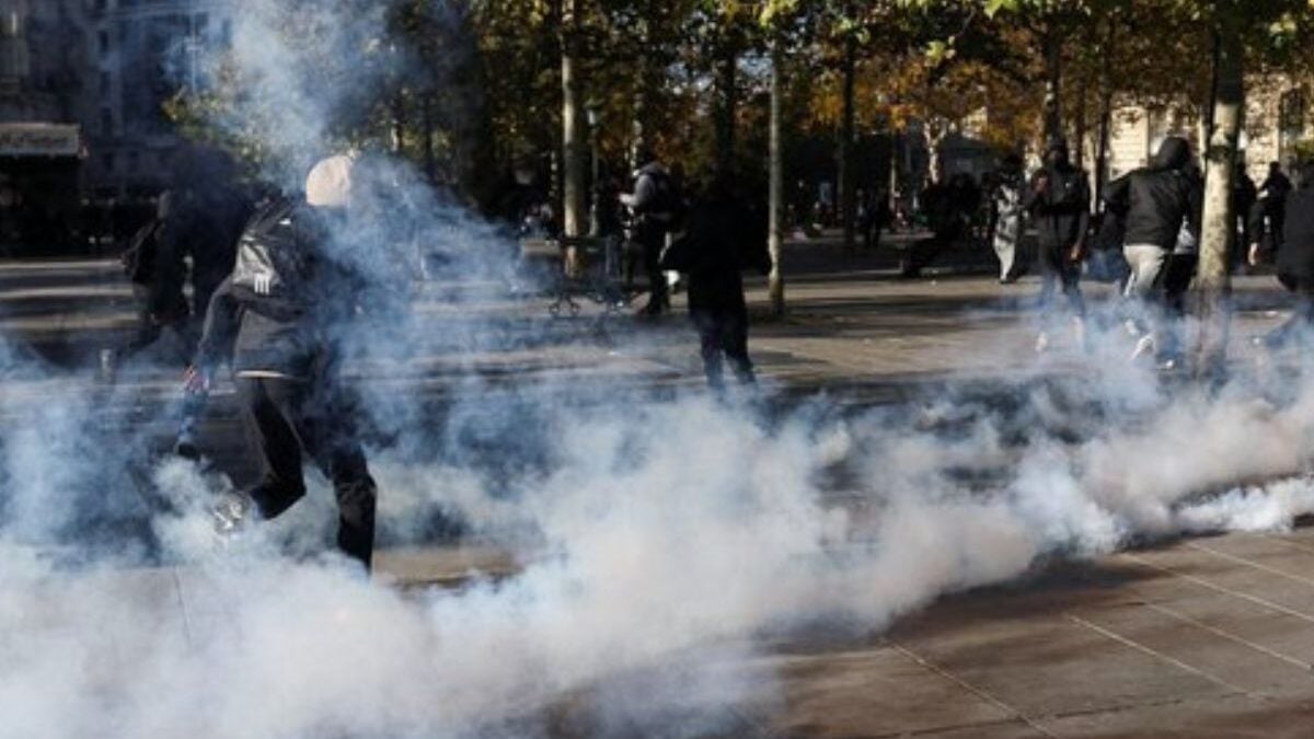 Γαλλία: 17χρονη έχασε οριστικά το μάτι της στη διαδήλωση για το υψηλό κόστος διαβίωσης 1 Γαλλία: 17χρονη έχασε οριστικά το μάτι της στη διαδήλωση για το υψηλό κόστος διαβίωσης