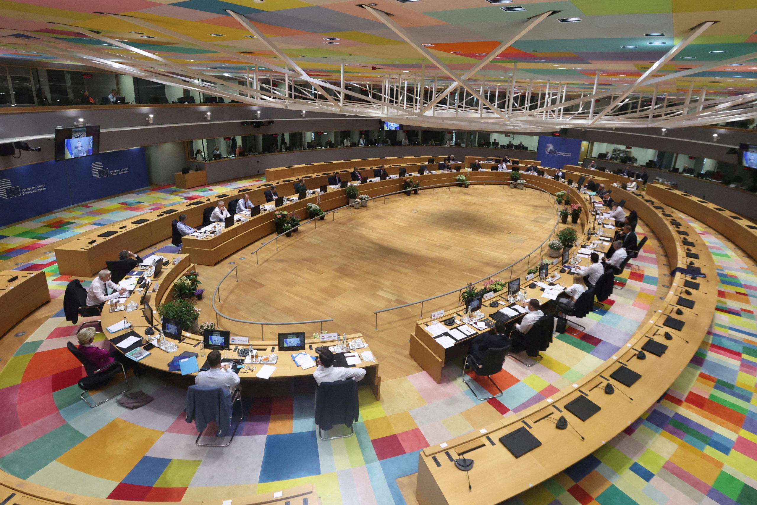 ΕΕ: Σκληρές διαπραγματεύσεις στις Βρυξέλλες για τον νέο προϋπολογισμό – Τα δύο στρατόπεδα