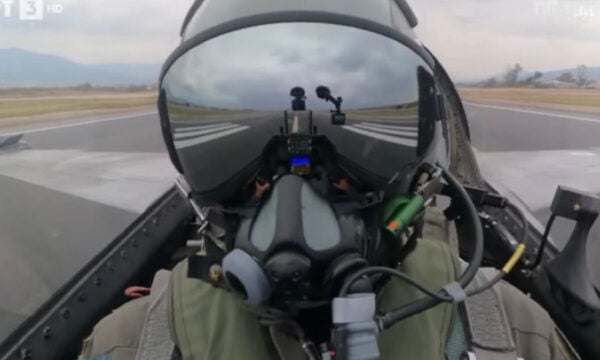 F-16 «ΖΕΥΣ»: «Η ελευθερία δεν χαρίζεται», το μήνυμα του πιλότου – Εντυπωσιακή επίδειξη πάνω από τη Θεσσαλονίκη
