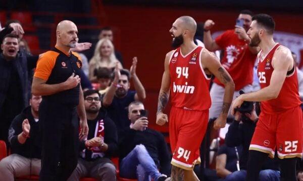 Άλεκ Πίτερς: Προπονήθηκε με την Αρμάνι Μιλάνο και είναι πιθανό να αγωνιστεί κόντρα στον Ολυμπιακό