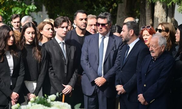 Φώφη Γεννημάτα: Έγινε σε κλίμα συγκίνησης το μνημόσυνο για τα 5 χρόνια από τον θάνατό της – Δείτε φωτογραφίες