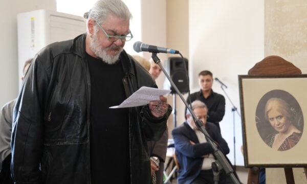 Μπέτυ Βαλάση: Συγκίνησε ο επικήδειος του γιου της – «Σταμάτησε να τρώει, έφτασε 42 κιλά, ένιωθα ότι έφευγε»