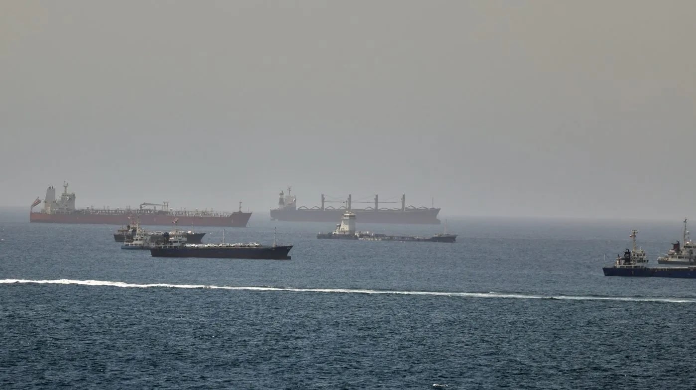 Ιράν: Χτυπήθηκαν δύο ακόμη πλοία στα Στενά του Ορμούζ – ΒΙΝΤΕΟ