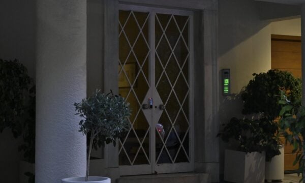 Γιώργος Μαζωνάκης: Έρευνα στο ιατρείο της Καρνεάδου για κουβέρτα, φλεβοκαθετήρα και φιάλη προποφόλης