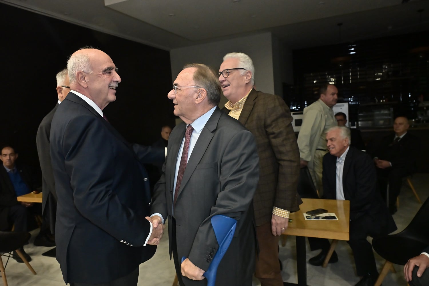 ΟΜΙΛΙΑ ΚΩΣΤΑ ΚΑΡΑΜΑΝΛΗ ΣΤΟ ΠΟΛΕΜΙΚΟ ΜΟΥΣΕΙΟ - INTIME NEWS / ΝΙΚΟΣ ΧΑΛΚΙΟΠΟΥΛΟΣ