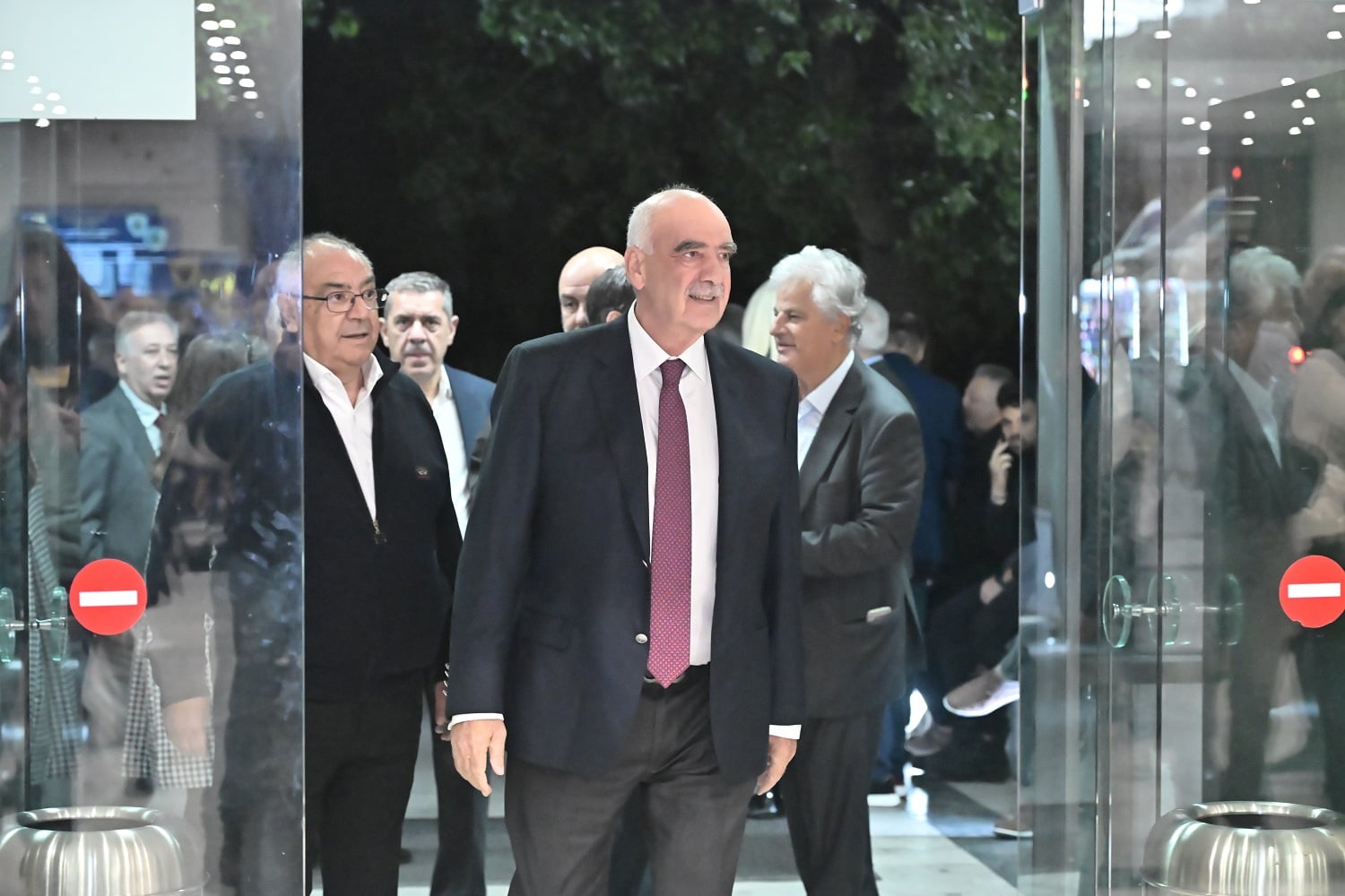 ΟΜΙΛΙΑ ΚΩΣΤΑ ΚΑΡΑΜΑΝΛΗ ΣΤΟ ΠΟΛΕΜΙΚΟ ΜΟΥΣΕΙΟ - INTIME NEWS / ΝΙΚΟΣ ΧΑΛΚΙΟΠΟΥΛΟΣ