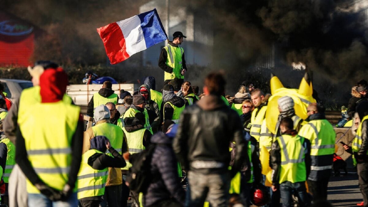 Γαλλία: Μαθητές ενώνουν τις δυνάμεις τους με τα Κίτρινα Γιλέκα και διαδηλώνουν το Σάββατο 1 Γαλλία: Μαθητές ενώνουν τις δυνάμεις τους με τα Κίτρινα Γιλέκα και διαδηλώνουν το Σάββατο