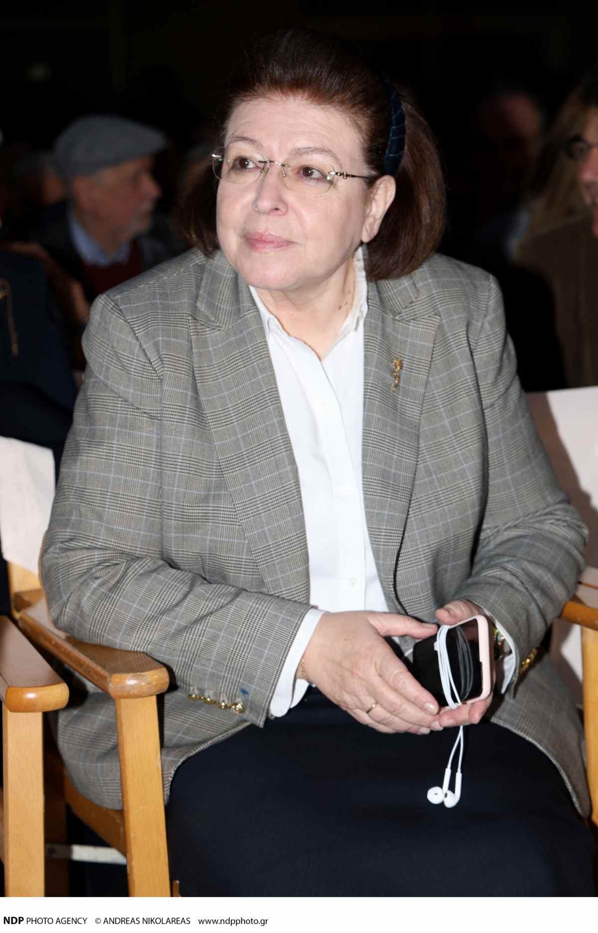 Ο Δημήτρης Τσατσούλης πέθανε – Το «αντίο» της Λίνας Μενδώνη και ποιος ήταν ο εκλιπών 7 Πέθανε ο Δημήτρης Τσατσούλης: Το «αντίο» της Λίνας Μενδώνη - Ποιος ήταν ο εκλιπών