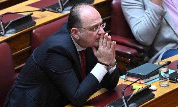 ΠΑΣΟΚ κατά Λαζαρίδη: Να τον χαίρεται η ΝΔ – Με την επανειλημμένη αφωνία της επικροτεί αυτό το πολιτικό ύφος και ήθος
